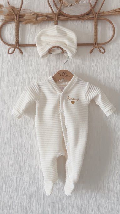 Ensemble bonnet et pyjama